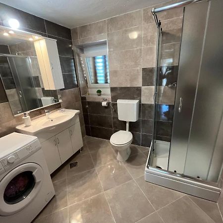 Appartamento Apartman Mateo Lozovac Esterno foto