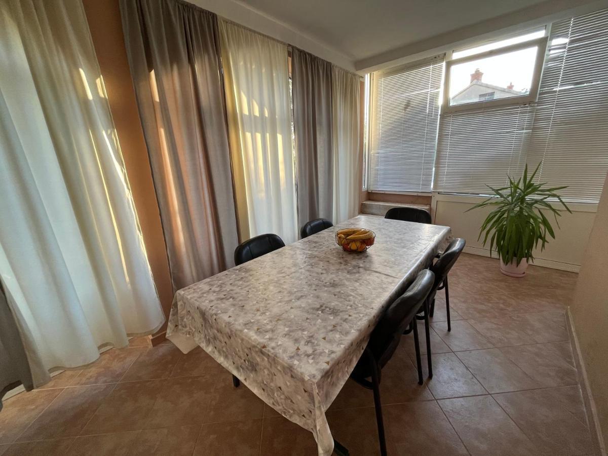 Appartamento Apartman Mateo Lozovac Esterno foto