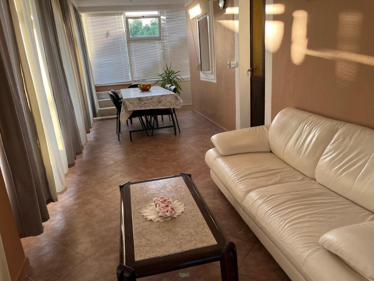 Appartamento Apartman Mateo Lozovac Esterno foto