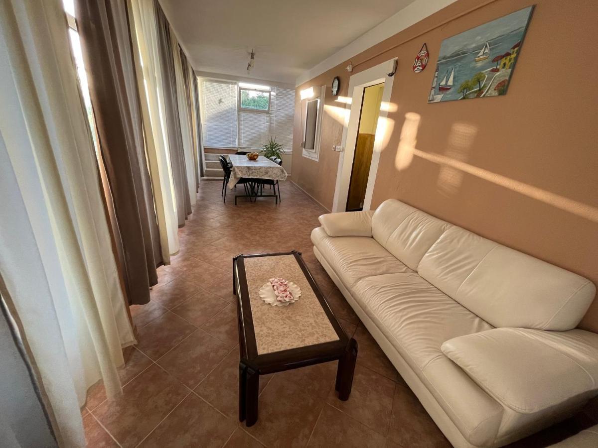Appartamento Apartman Mateo Lozovac Esterno foto