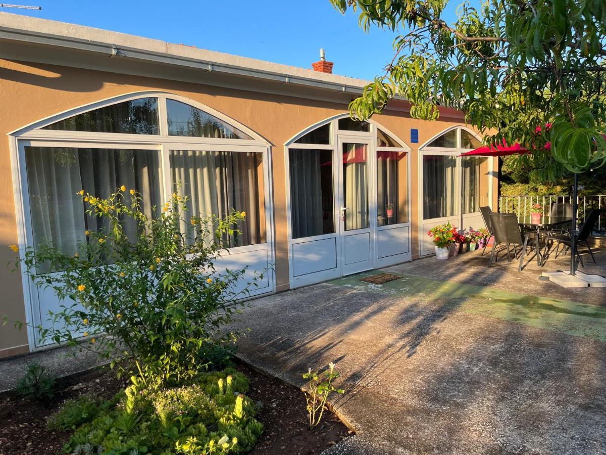 Appartamento Apartman Mateo Lozovac Esterno foto