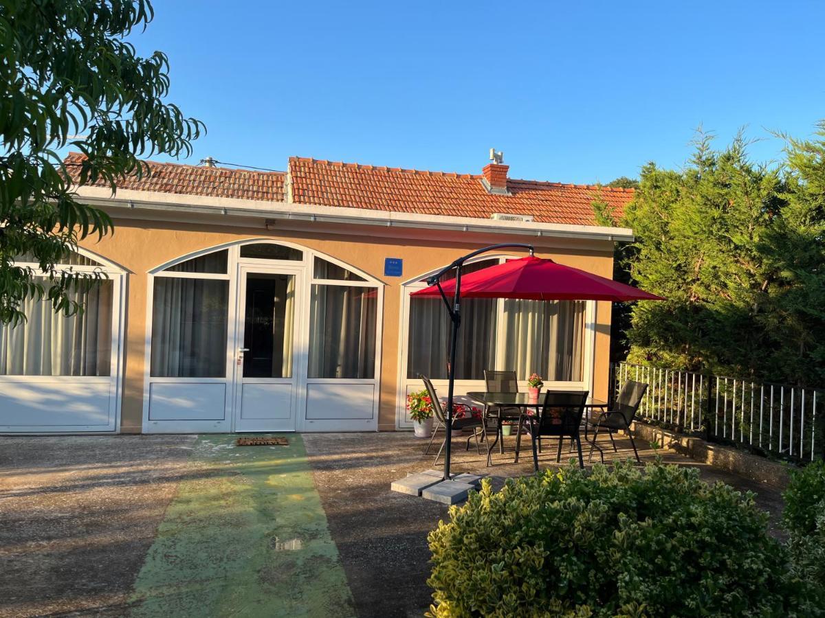 Appartamento Apartman Mateo Lozovac Esterno foto